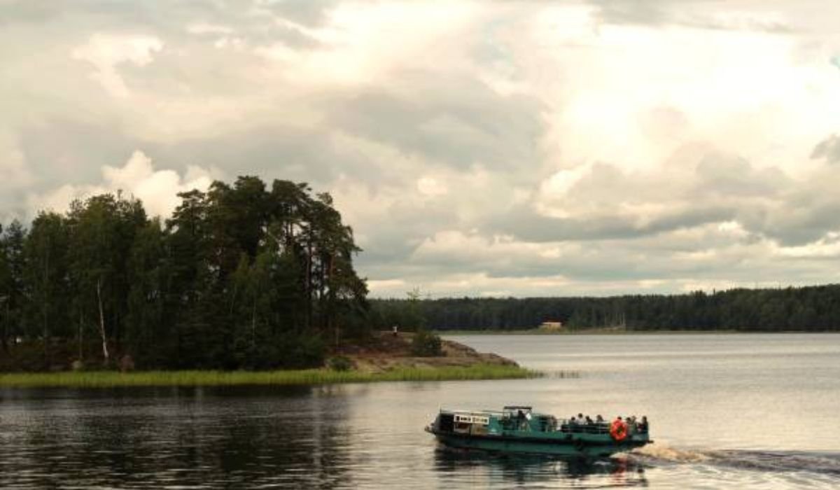 What Is Veneajelu? A Traveler’s Guide to Finnish Boat Rides and Summer Cottage Culture