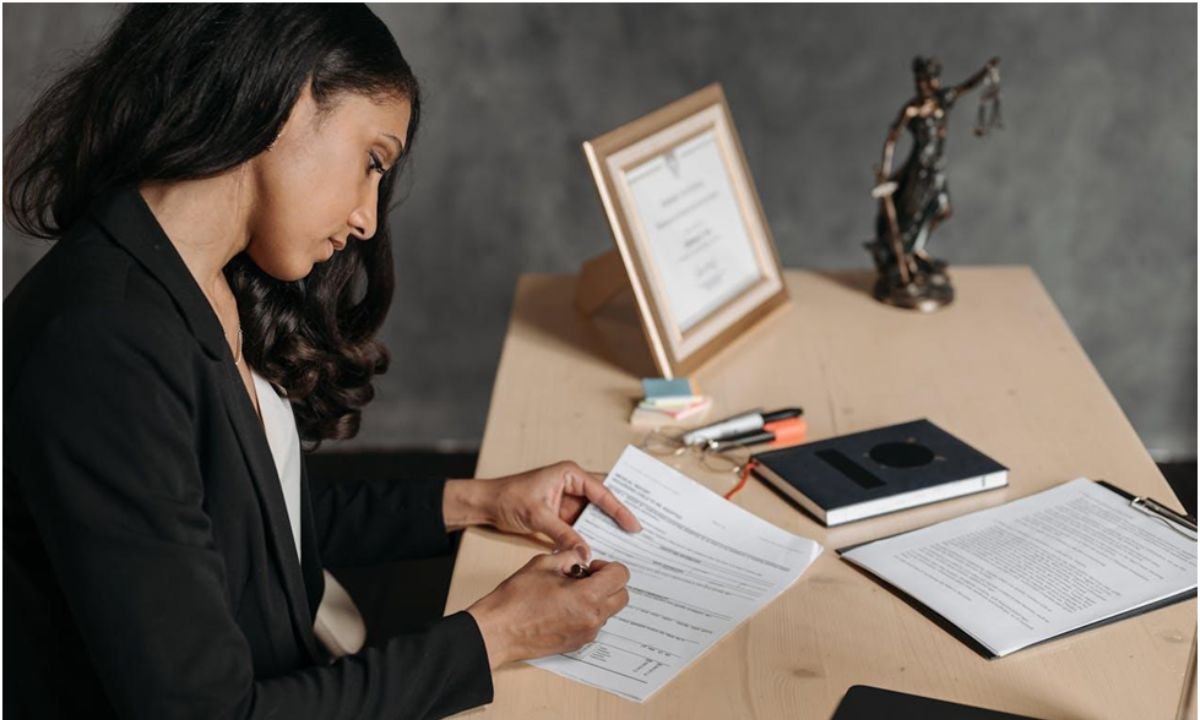 How Real Estate Litigation Lawyers Resolve Ownership Disputes